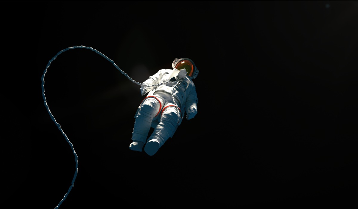 El traje espacial permite a los astronautas poder salir de la nave y flotar en el espacio sin sufrir las consecuencias.