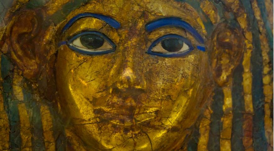 Momias con lenguas de oro encontradas en Egipto