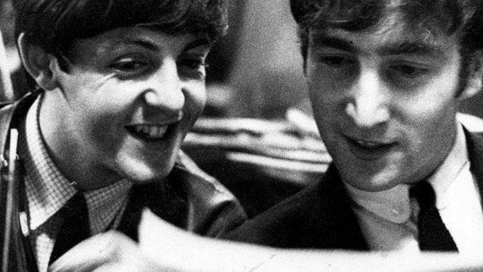 Lennon y McCartney tocan juntos por primera vez-0