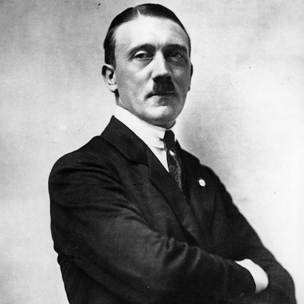 Hitler se convierte en el lider del partido Nazi-0
