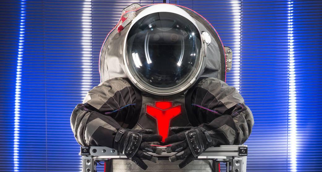 La NASA presentó sus nuevos trajes espaciales para viajar a Marte-0